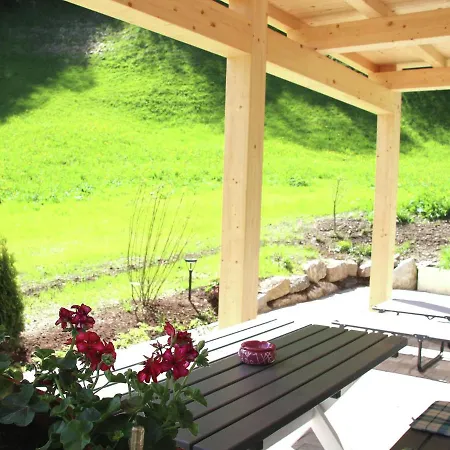 Charming In With Private Garden Apartment